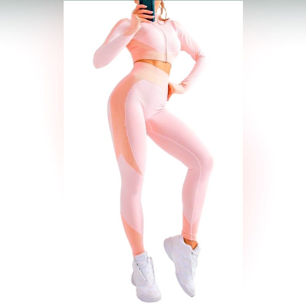 This is a coral colored legging set 2piece